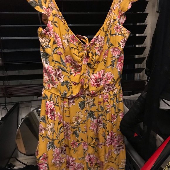 Woman’s floral print short sleeve rump - Picture 3 of 4